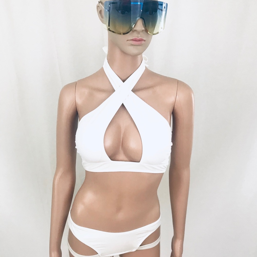 White Bikini - Picture 2 of 8